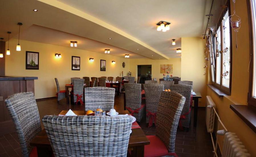 Relax Inn Šoporňa 외부 사진